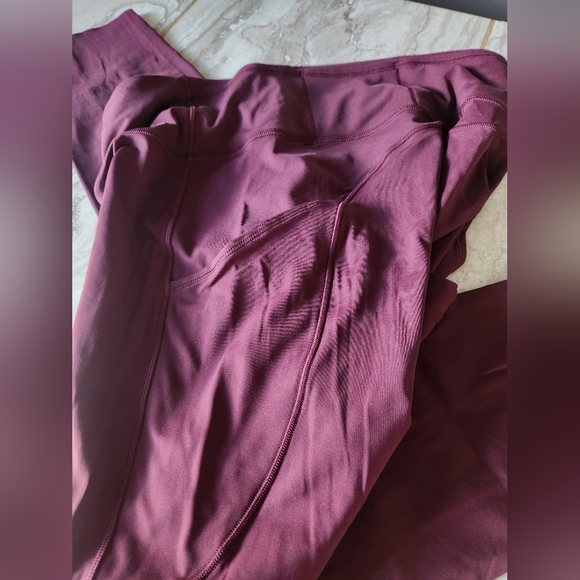 Lululemon leggings 💜 - Picture 4 of 7